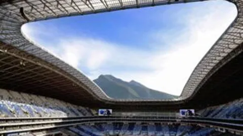 莱奥双响特奥一条龙，AC米兰意甲三连胜斯佩齐亚